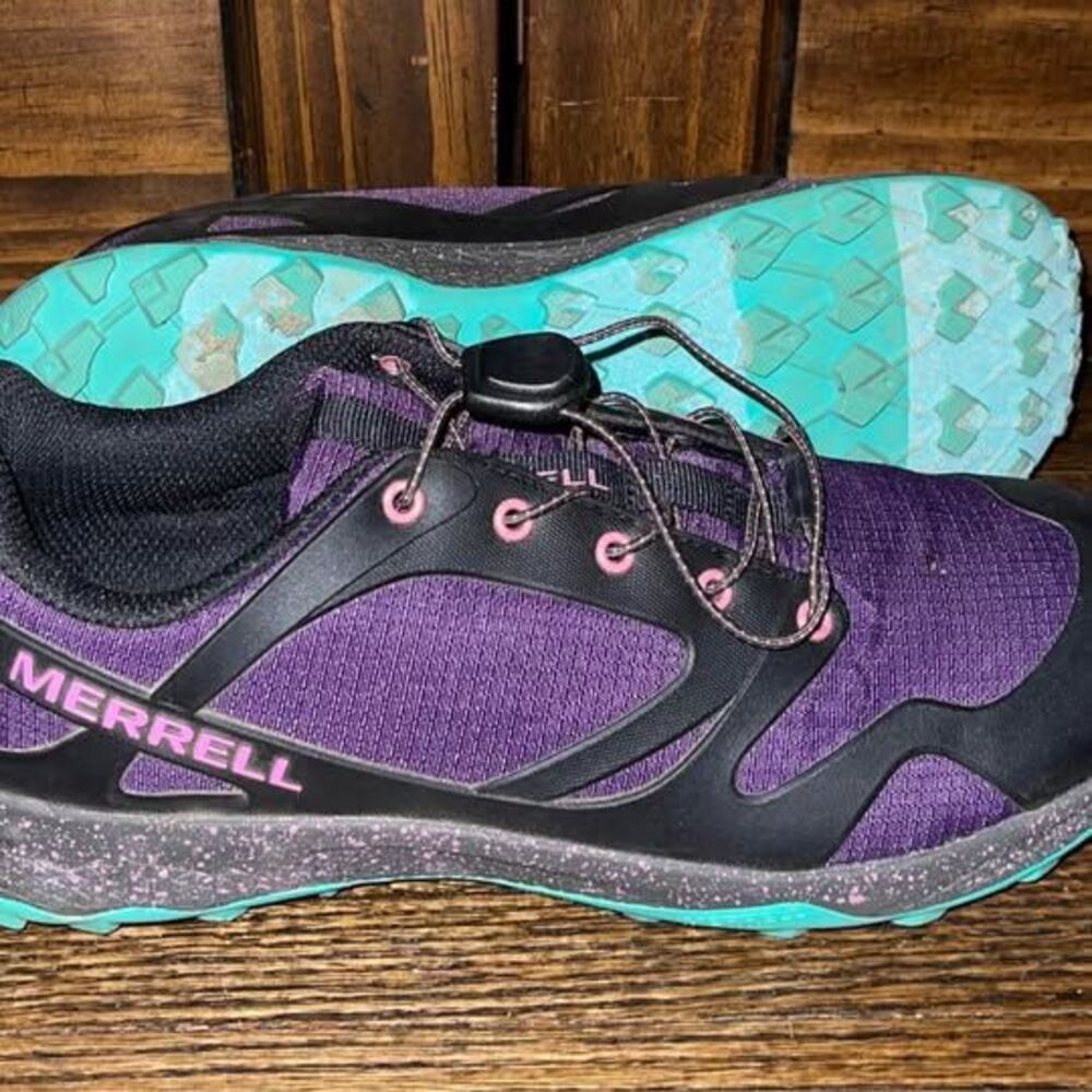 Merrell Women’s 7 Hiking Shoes Low Waterproof Purple
